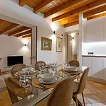 Atmosfera Di Casa Elfran Calore Tradizione In Area Pedonale Apartment