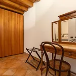 Atmosfera Di Casa Elfran Calore Tradizione In Area Pedonale Bergamo