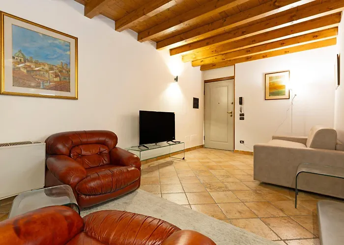 Apartamento Atmosfera Di Casa Elfran Calore Tradizione In Area Pedonale *